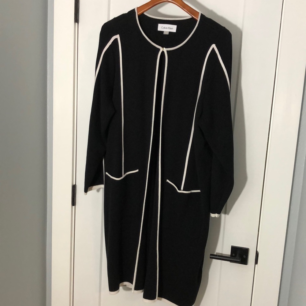 Calvin Klein black & white long open front cardigan. Size 3X